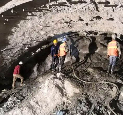 黟县拱顶带模注浆料的施工流程及注意事项